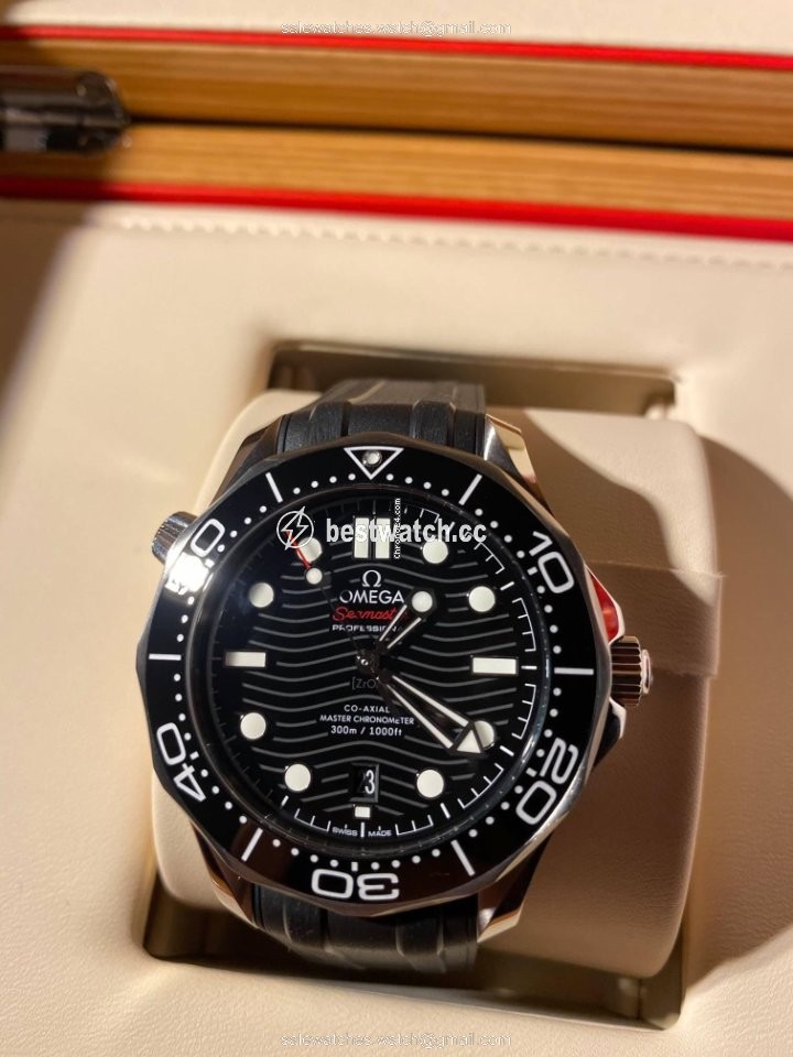 Omega Seamaster Diver 300 M Mens watch Unisex Automatic Steel 210.32.42.20.01.001 Replica 2