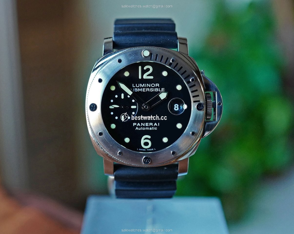 IMG_9085 Panerai Luminor Submersible Automatic PAM 24 Replica 2