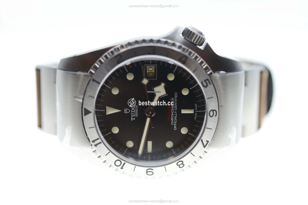 Tudor Black Bay Mens watch Unisex Automatic Steel 70150 Replica 2