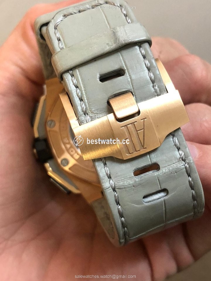 IMG_9085 Audemars Piguet Royal Oak Offshore Chronograph Mens watch Unisex Automatic Rose gold 26210OI.OO.A109CR.01 Replica 2