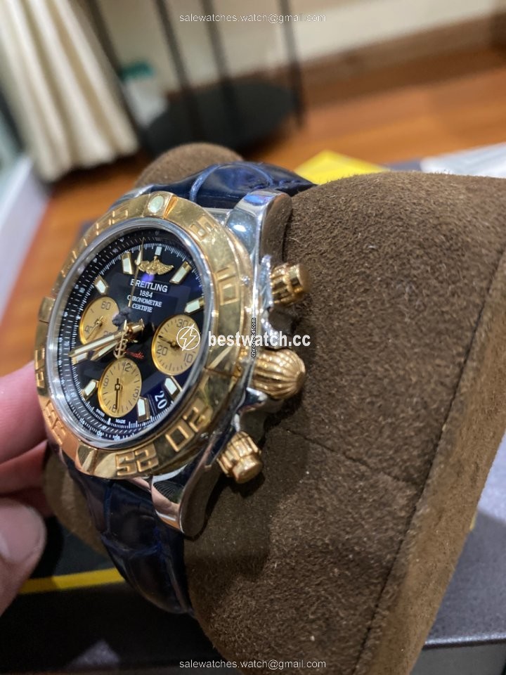 IMG_9085 Breitling Chronomat 41 Mens watch Unisex Automatic Gold Steel CB014012.BA53.728P.A18BA.1 Replica 2