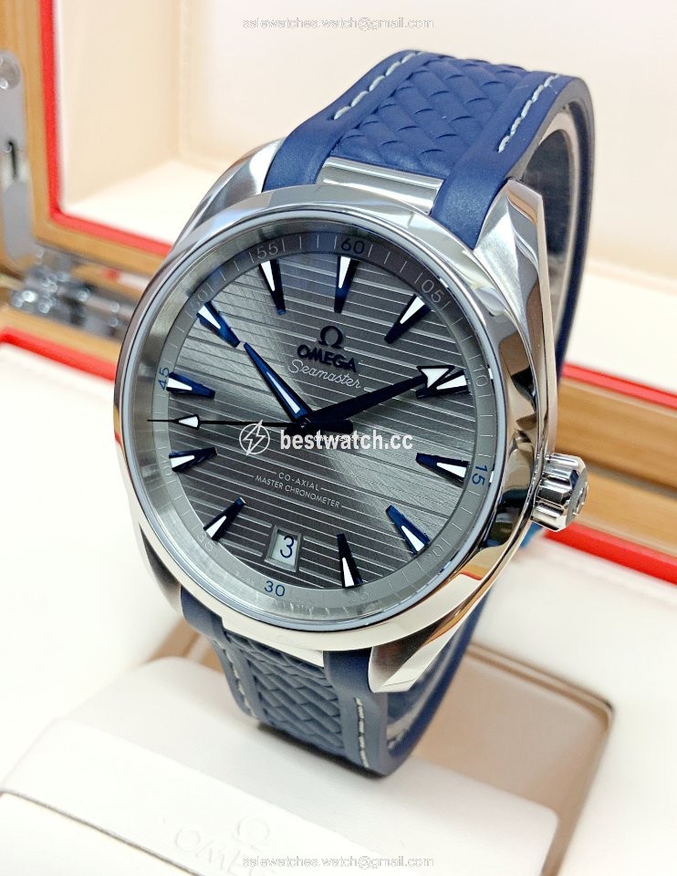 Omega Seamaster Aqua Terra Mens watch Unisex Automatic Steel 220.12.41.21.06.001 Replica 2