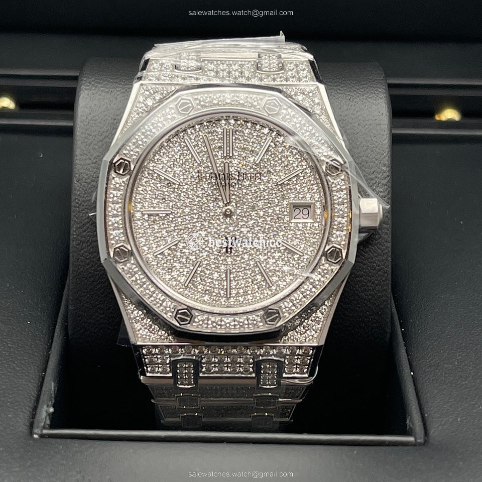 IMG_9085 Audemars Piguet Royal Oak Jumbo Mens watch Unisex Automatic White gold 15202BC.ZZ.1241BC.01 Replica 2