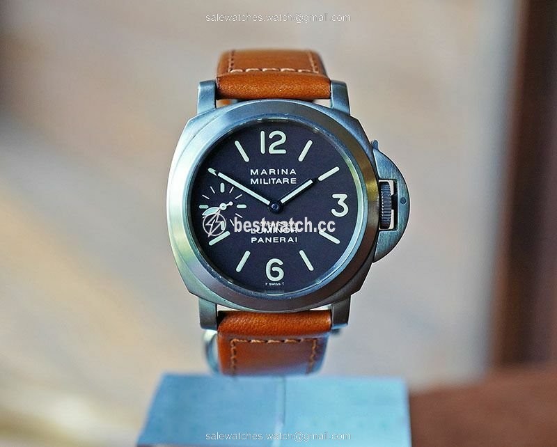 Panerai Special Editions Manual winding Titanium PAM 36 Replica 2