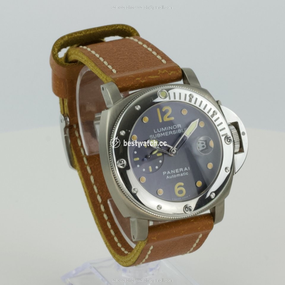 IMG_9085 Panerai Luminor Submersible Mens watch Unisex Automatic Titanium PAM 00170 Replica 2