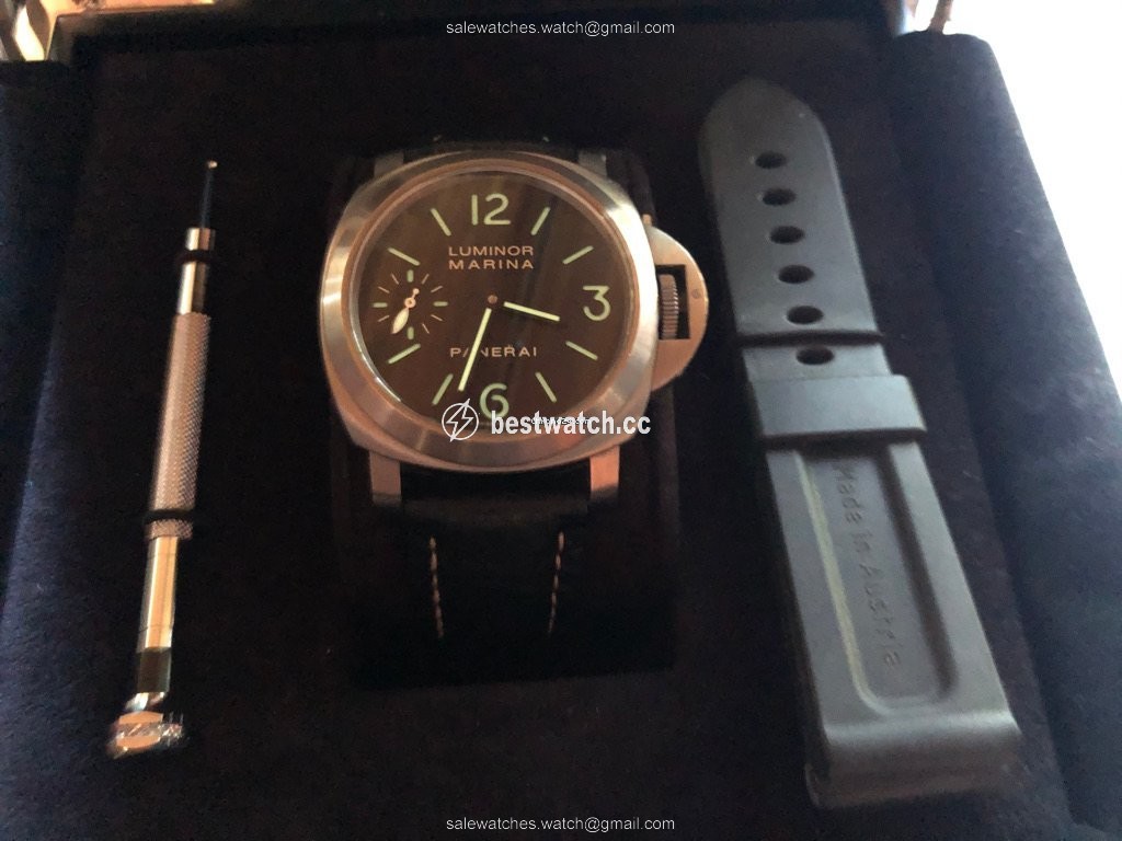 Panerai Luminor Marina Mens watch Unisex Manual winding Titanium PAM 00177 Replica 2