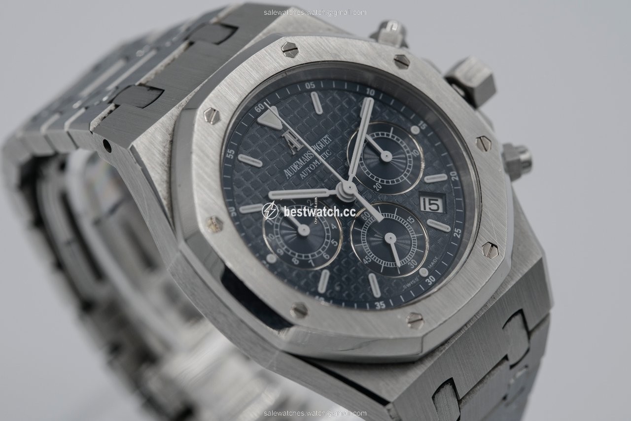 IMG_9085 Audemars Piguet Royal Oak Chronograph Steel 26300ST.OO.1110ST.04 Replica 2