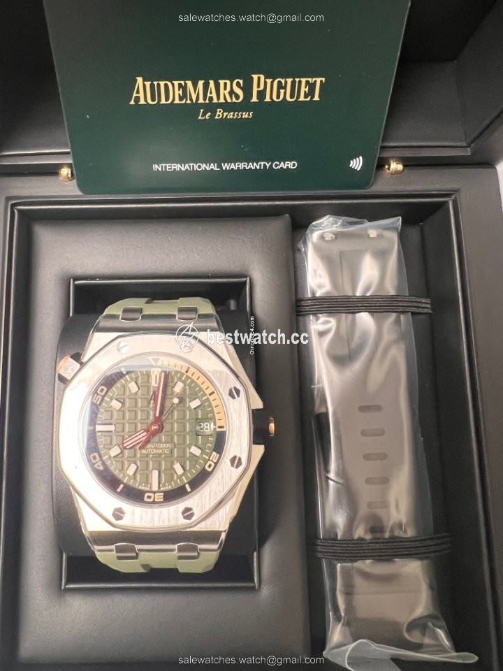 IMG_9085 Audemars Piguet Royal Oak Offshore Diver Mens watch Unisex Automatic Steel 15720ST.OO.A052CA.01 Replica 2