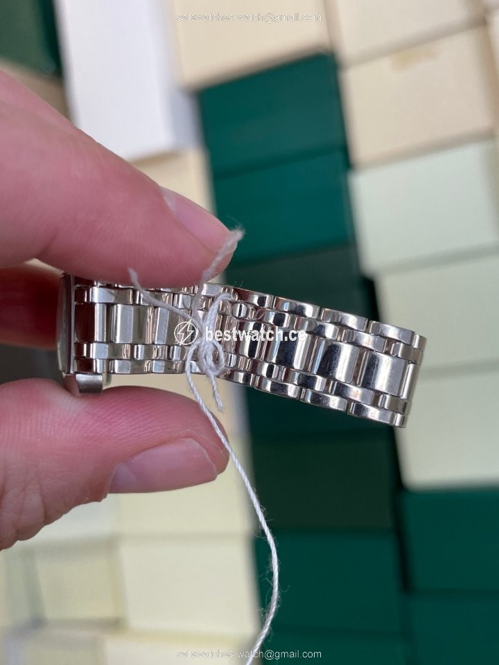 IMG_9085 Cartier Tank Americaine Womens watch Quartz White gold W26019L1 Replica 2