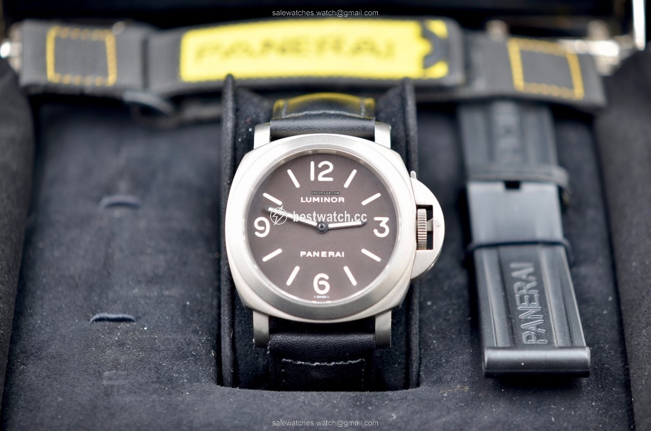 Panerai Luminor Base Mens watch Unisex Manual winding Titanium PAM 00055 Replica 2