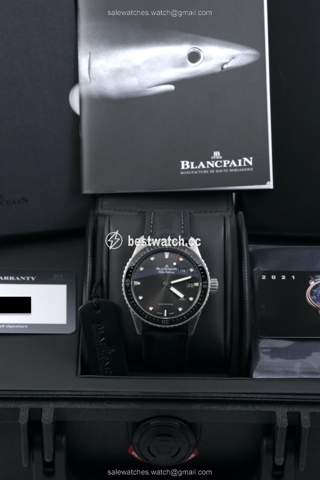 IMG_9085 Blancpain Fifty Fathoms Bathyscaphe Mens watch Unisex Automatic Steel 5071-1110-B52A Replica 2