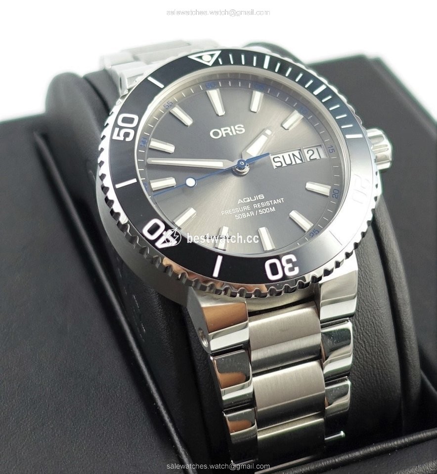 IMG_9085 Oris Hammerhead Limited Edition Mens watch Unisex Automatic Steel 01 752 7733 4183-Set MB Replica 2