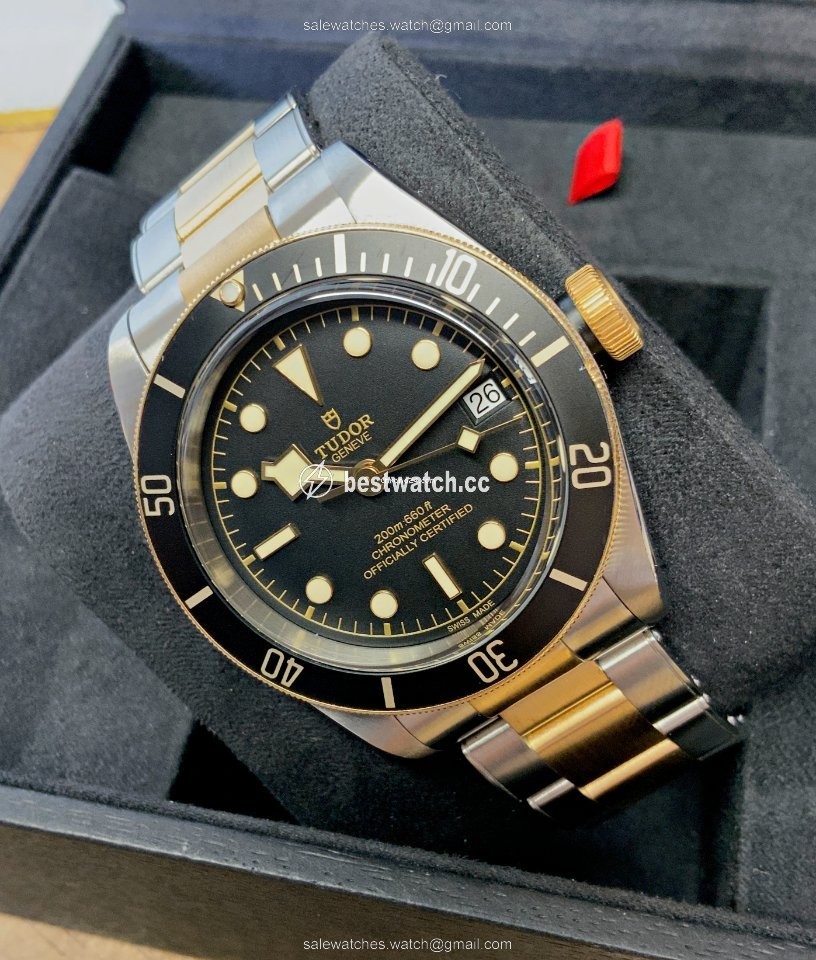 IMG_9085 Tudor Black Bay S&G Mens watch Unisex Automatic Gold Steel 79733N Replica 2