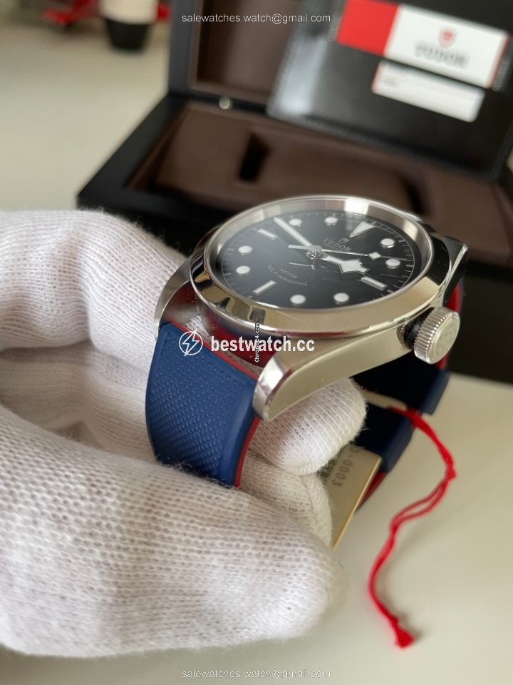 IMG_9085 Tudor Black Bay 41 Mens watch Unisex Automatic Steel M79540-0007 Replica 2