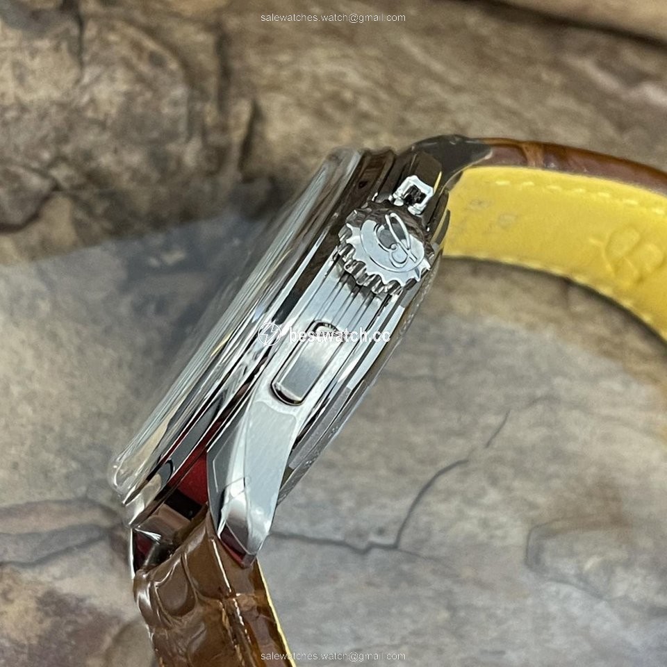 Breitling Manual winding Steel AB0930 Replica 2