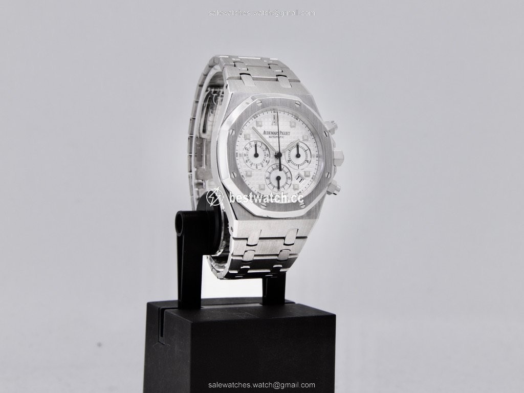 IMG_9085 Audemars Piguet Royal Oak Chronograph Automatic White gold 25960BC.OO.1185BC.01 Replica 2
