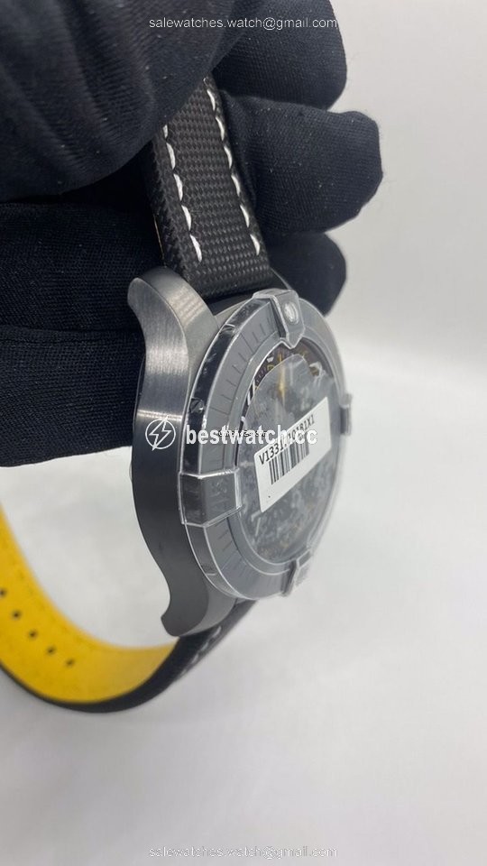 IMG_9085 Breitling Avenger Mens watch Unisex Automatic Titanium V13317101B1X1 Replica 2