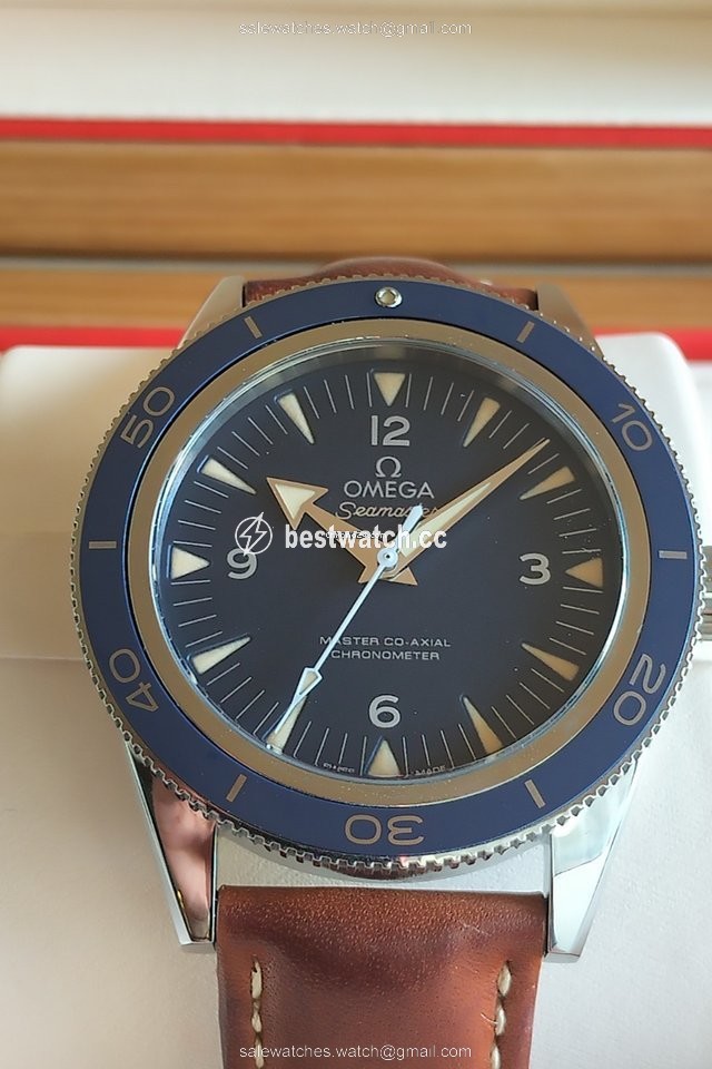 Omega Seamaster 300 Mens watch Unisex Automatic Titanium 233.92.41.21.03.001 Replica 2