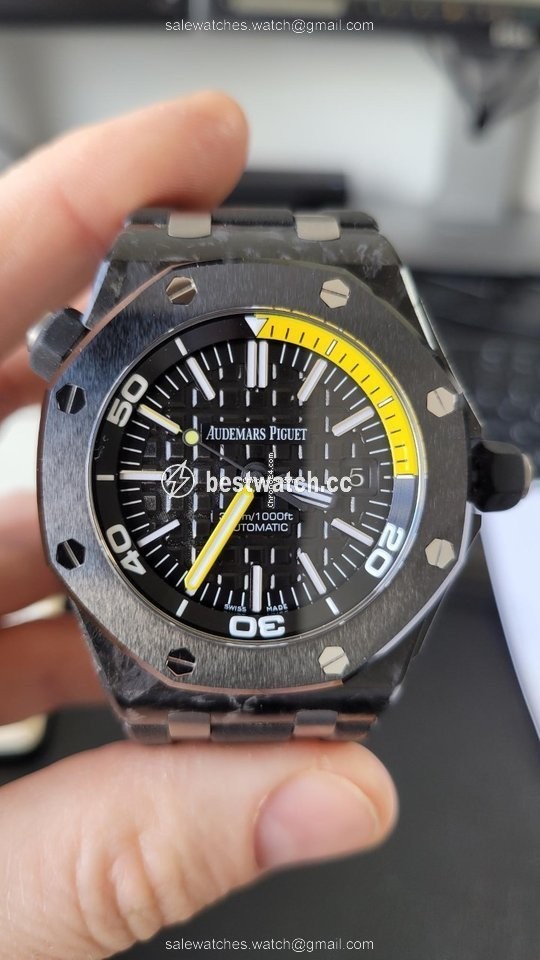 IMG_9085 Audemars Piguet Royal Oak Offshore Diver Mens watch Unisex Automatic Carbon 15706AU.00.A002CA.01 Replica 2