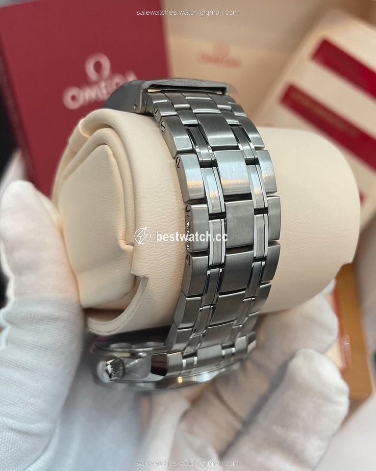 IMG_9085 Omega Seamaster Diver 300 M Mens watch Unisex Automatic Steel 210.30.42.20.03.001 Replica 2