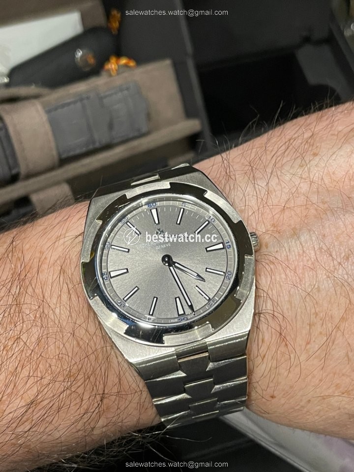 Vacheron Constantin Overseas Mens watch Unisex Automatic White gold 2000V 120G-B122 Replica 2
