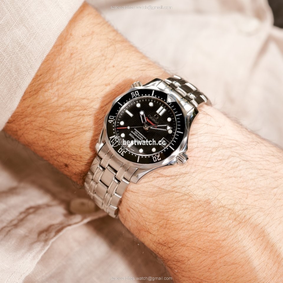 Omega Seamaster Diver 300 M Mens watch Unisex Automatic Steel 212.30.36.20.01.001 Replica 2