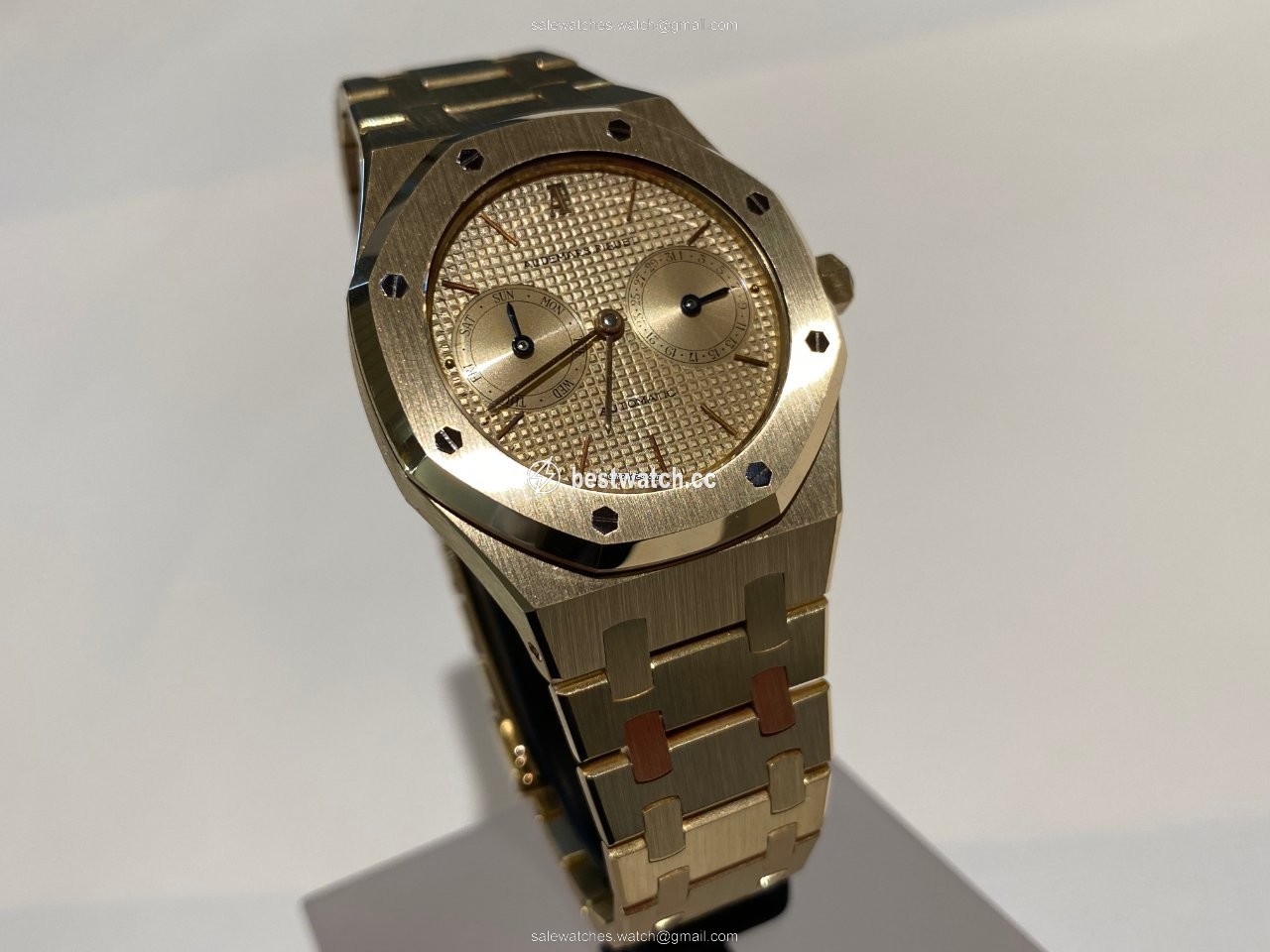 IMG_9085 Audemars Piguet Royal Oak Day-Date Mens watch Unisex Automatic Yellow gold 25572BA.OO.0789BA.01 Replica 2