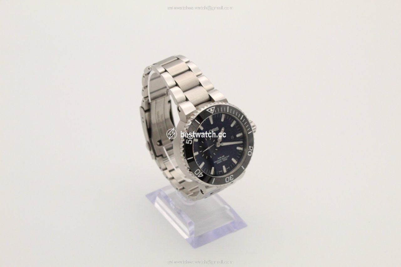 Oris Aquis Small Second Mens watch Unisex Automatic Steel 01 743 7733 4135-07 8 24 05PEB Replica 2