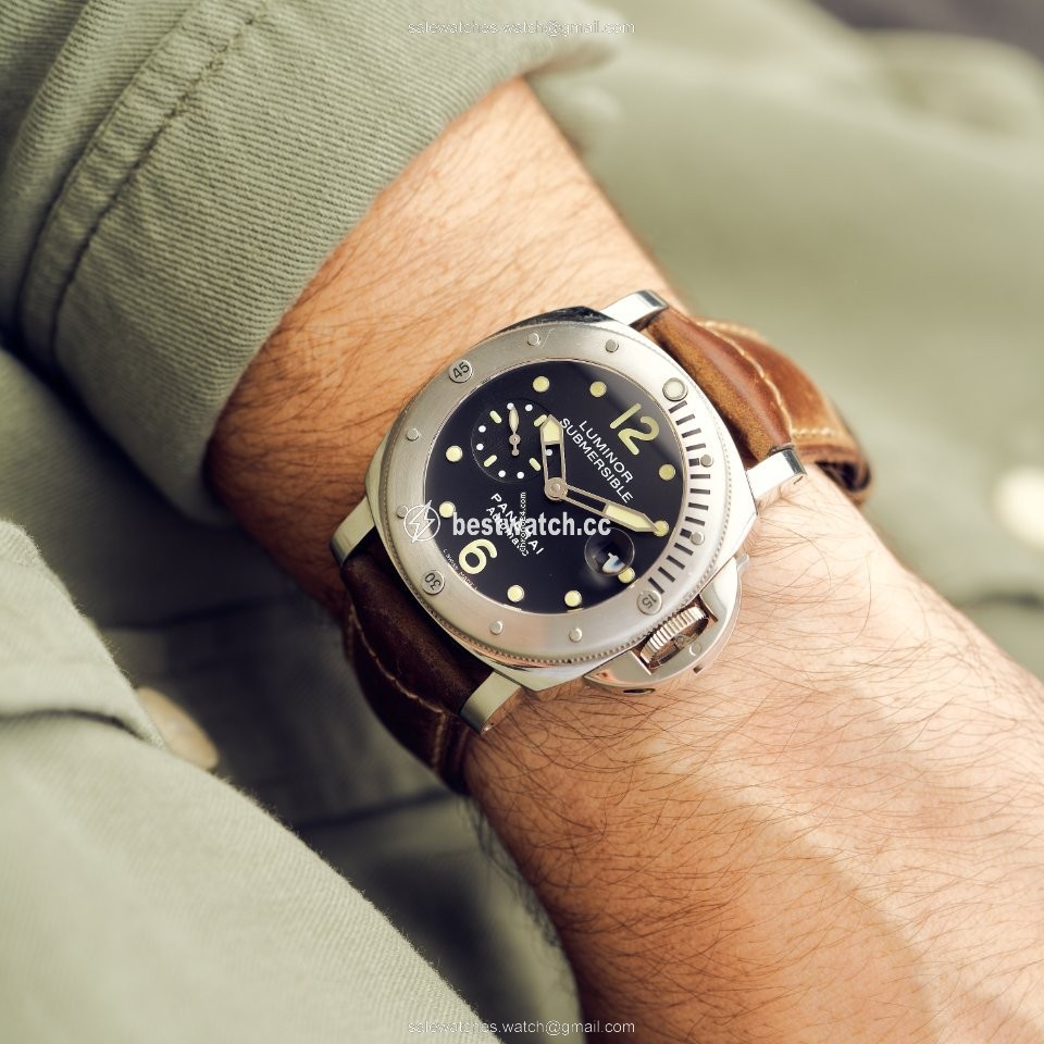 Panerai Luminor Submersible Mens watch Unisex Automatic Steel PAM00664 Replica 2