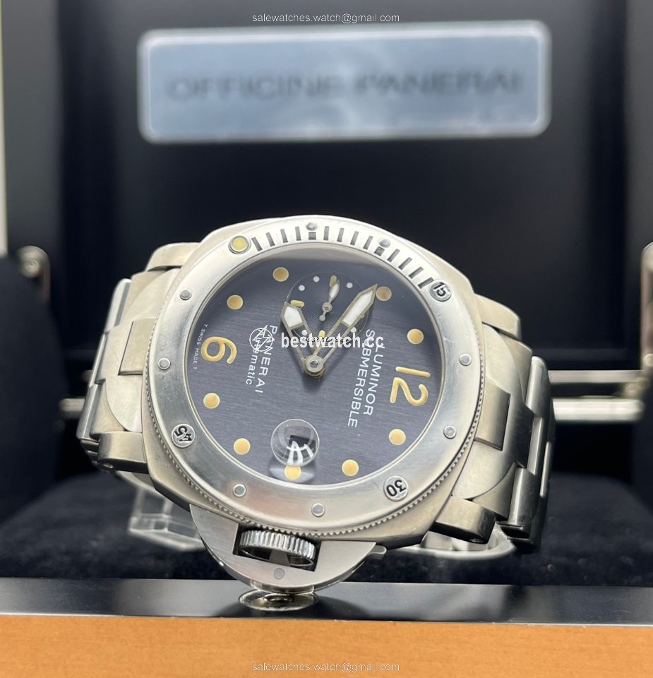 Panerai Luminor Submersible Mens watch Unisex Automatic Titanium PAM 00106 Replica 2