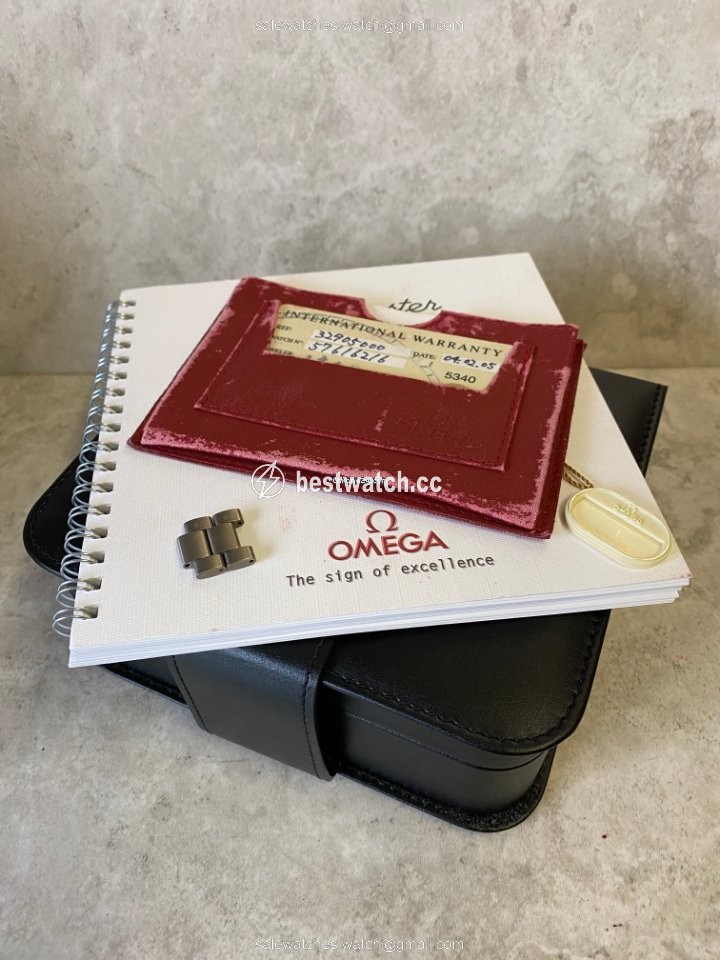 Omega Speedmaster Mens watch Unisex Quartz Titanium 3290.50 Replica 2