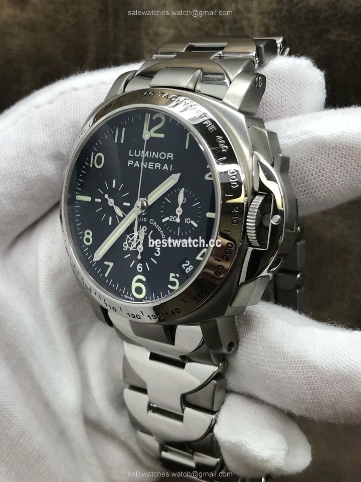 IMG_9085 Panerai Luminor Chrono Automatic Titanium PAM00072 Replica 2