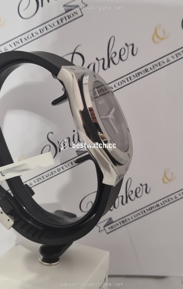 IMG_9085 Hublot Classic Fusion 45, 42, 38, 33 mm Mens watch Unisex Automatic Titanium 511.NX.1270.RX.MDM40 Replica 2