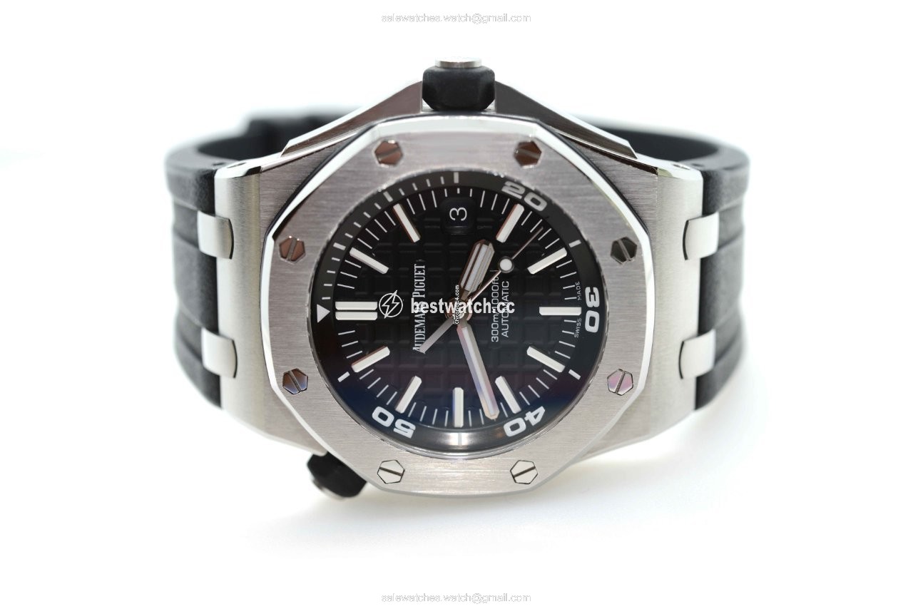 IMG_9085 Audemars Piguet Royal Oak Offshore Diver Mens watch Unisex Automatic Steel 15710ST.OO.A002CA.01 Replica 2