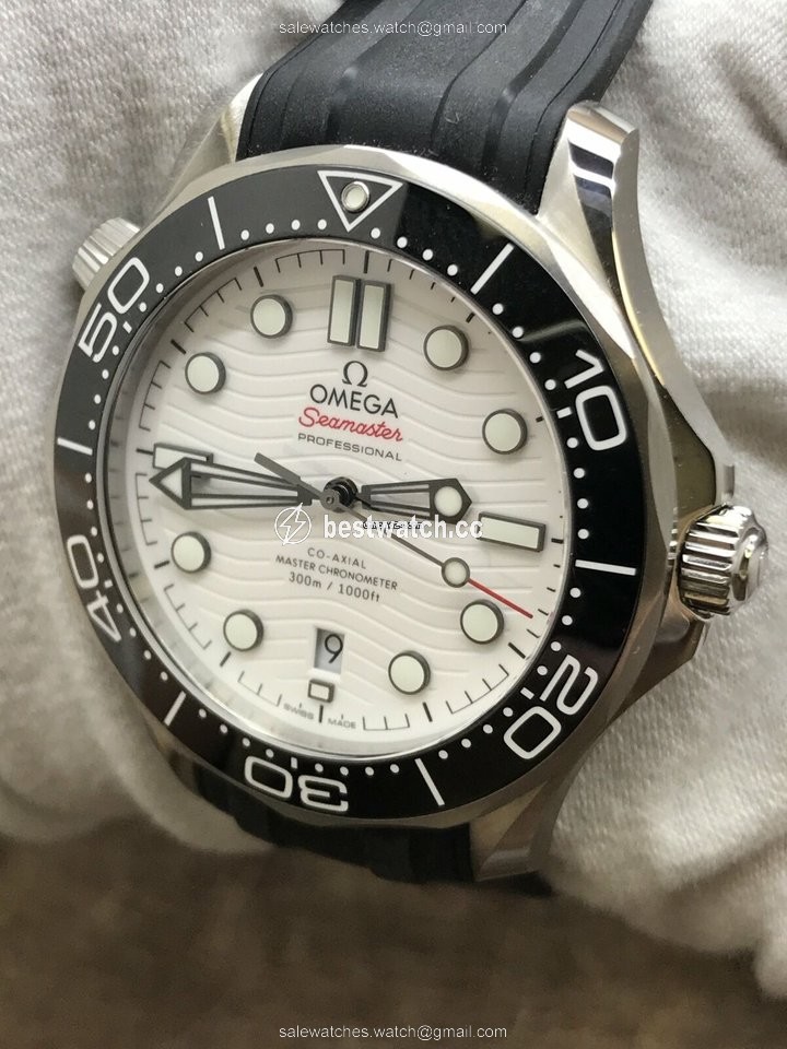 Omega Seamaster Diver 300 M Automatic Steel 300M 210.32.42.20.04.001 Replica 2