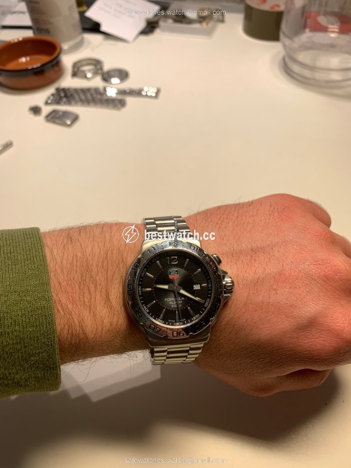 IMG_9085 TAG Heuer Formula 1 Quartz Mens watch Unisex Quartz WAC111A Replica 2