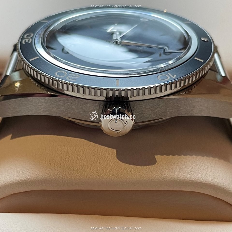IMG_9085 Omega Seamaster 300 Mens watch Unisex Automatic Steel 234.30.41.21.03.001 Replica 2