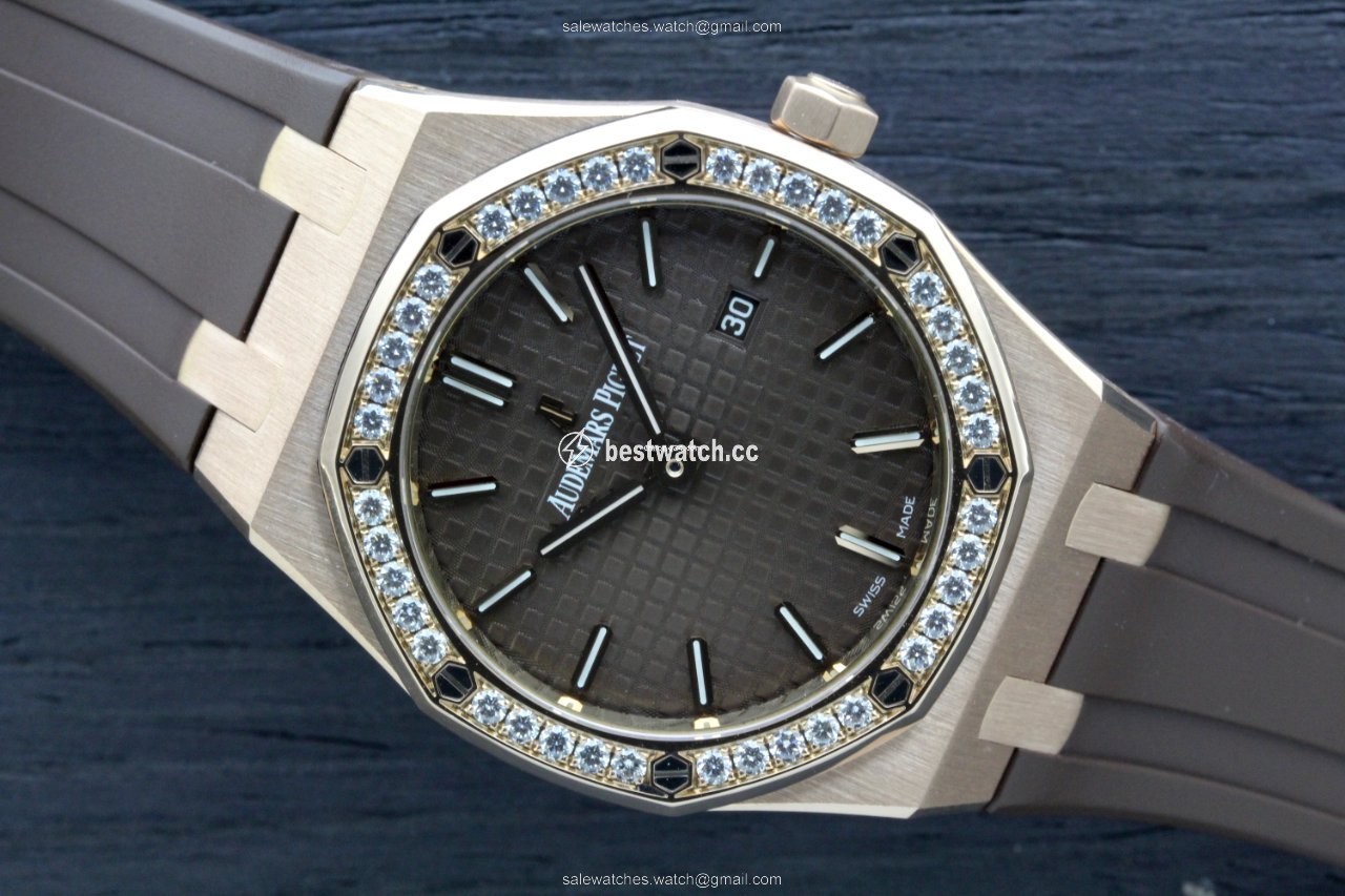 IMG_9085 Audemars Piguet Royal Oak Lady Quartz Rose gold 67651OR Replica 2