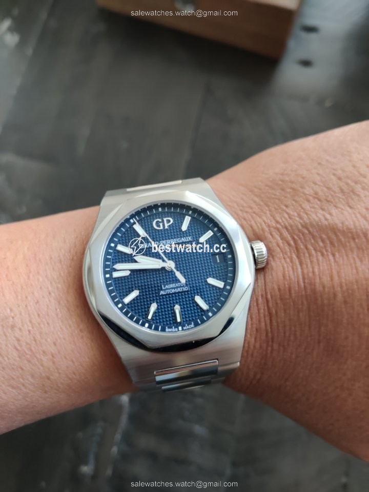 IMG_9085 Girard Perregaux Laureato Mens watch Unisex Automatic Steel 81010-11-431-11A Replica 2