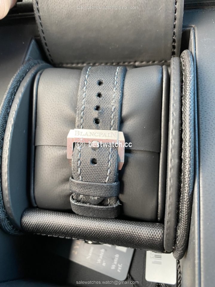 IMG_9085 Blancpain Fifty Fathoms Bathyscaphe Mens watch Unisex Automatic 5000 1110 B52A Replica 2