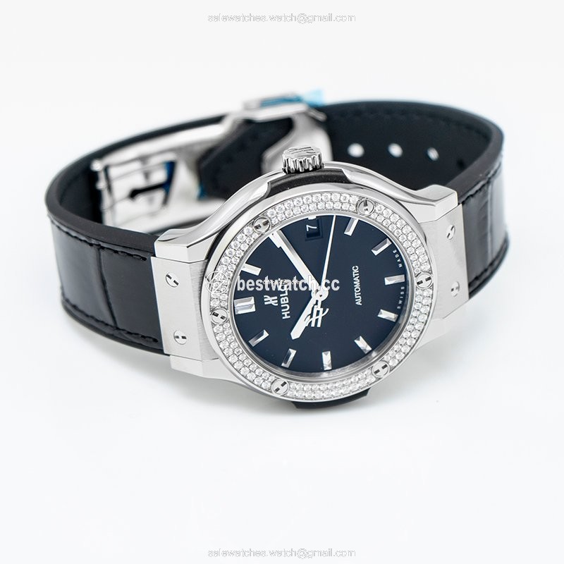 Hublot Classic Fusion 45, 42, 38, 33 mm Mens watch Unisex Automatic Titanium 565.NX.1171.LR.1104 3