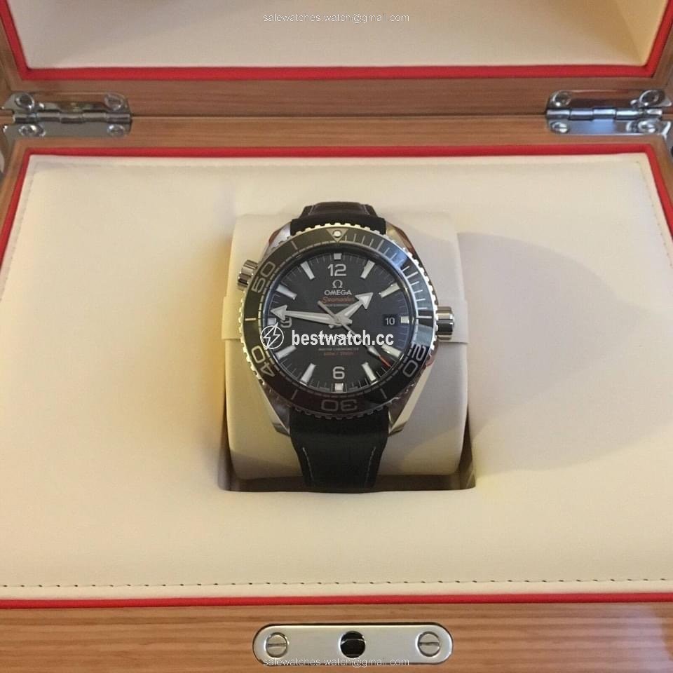 IMG_9086 Omega Seamaster Planet Ocean Mens watch Unisex Automatic Steel 215.33.44.21.01.001 3