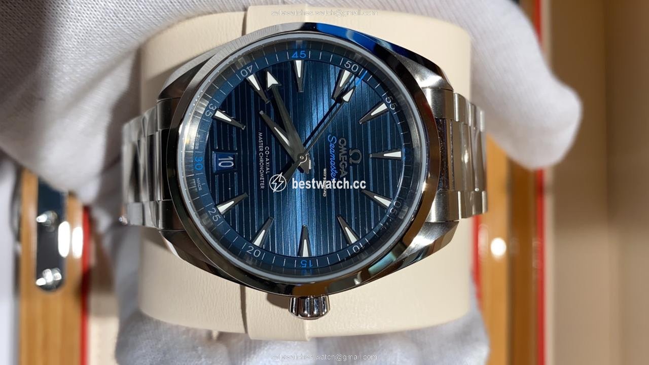 Omega Seamaster Aqua Terra Mens watch Unisex Automatic Steel 220.10.41.21.03.001 3