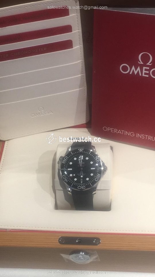 Omega Seamaster Diver 300 M Mens watch Unisex Automatic Steel 210.32.42.20.01.001 3
