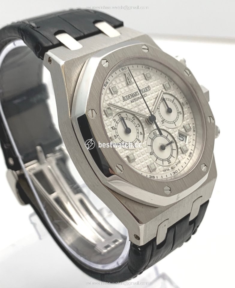 IMG_9086 Audemars Piguet Royal Oak Chronograph Mens watch Unisex Automatic White gold 26022BC.OO.D002CR.01 3