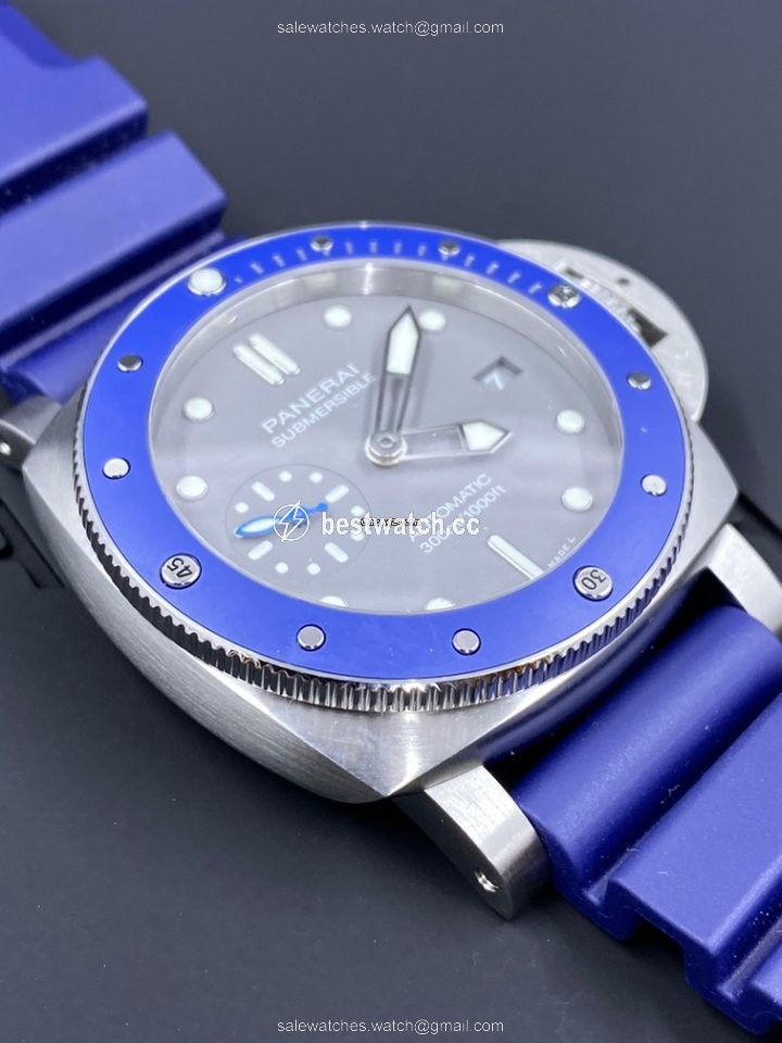 IMG_9086 Panerai Luminor Submersible Mens watch Unisex Automatic Steel PAM 00959 3