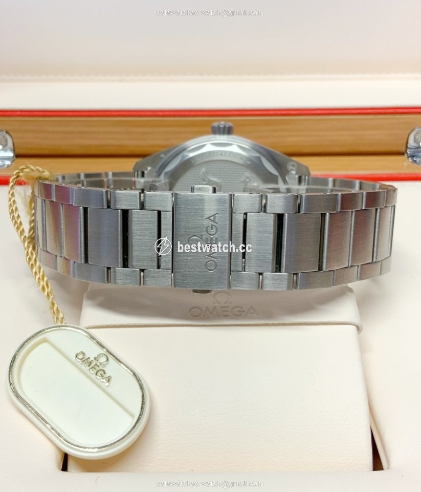Omega Seamaster Railmaster Mens watch Unisex Automatic Steel 220.10.40.20.06.001 3