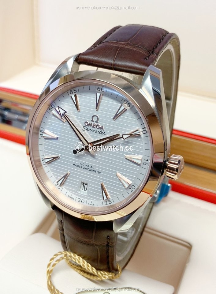 Omega Seamaster Aqua Terra Mens watch Unisex Automatic Gold Steel 220.23.41.21.02.001 3