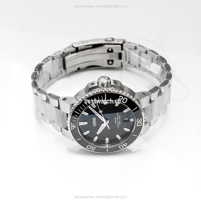 IMG_9086 Oris Aquis Date Mens watch Unisex Automatic Steel 01 733 7732 4134-07 8 21 05PEB 3