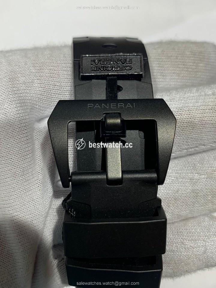 IMG_9086 Panerai Luminor Submersible Mens watch Unisex Automatic Carbon PAM00979 3